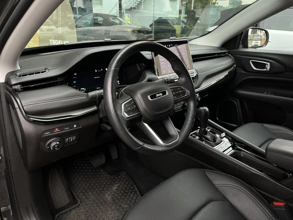 Jeep Compass 4xe 240 Plug-in Hybrid Electric Summit uit 2024, foto 5