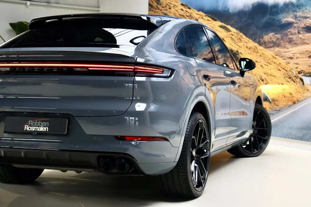 Porsche Cayenne Cayenne Coupé 3.0 E-Hybrid uit 2023, foto 4