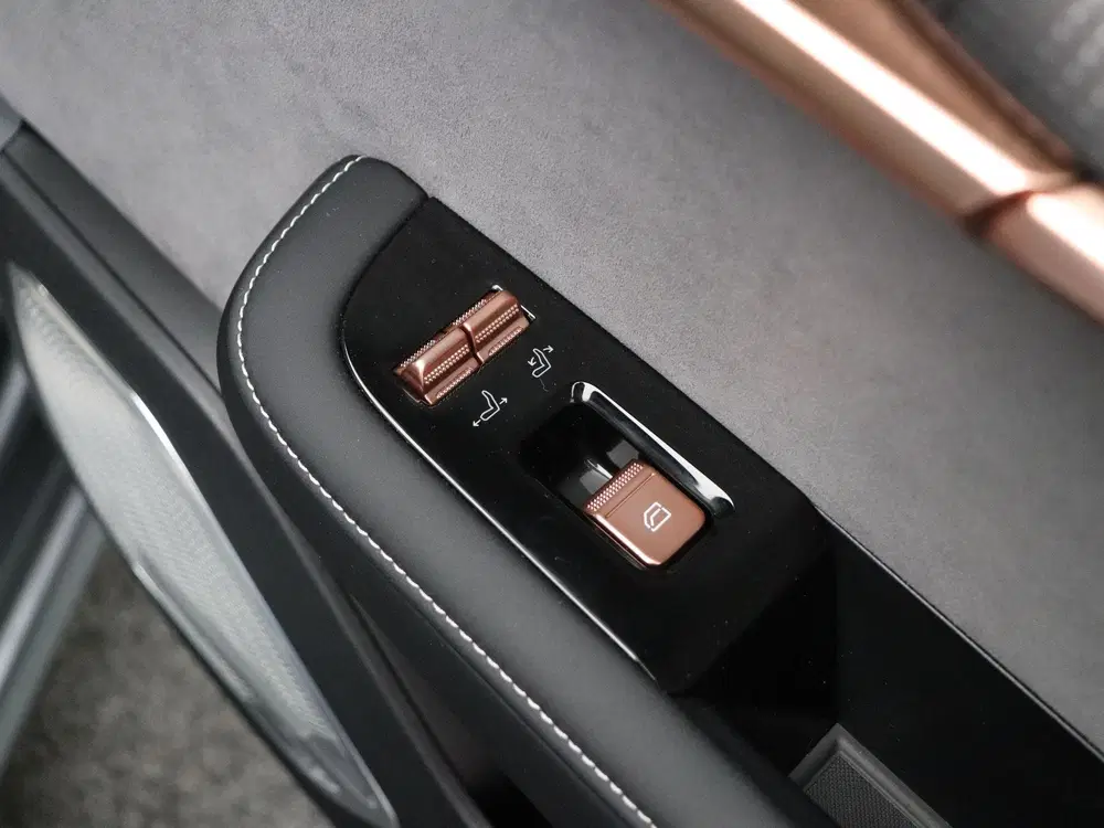 Zeekr 001 AWD Performance 100 kWh uit 2024, foto 12