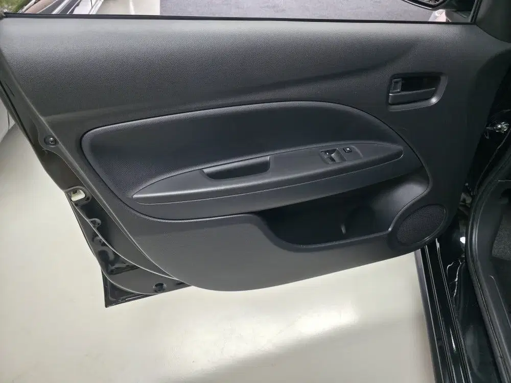 Mitsubishi Space Star 1.0 Cool+ uit 2020, foto 6