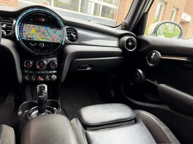 Mini One 1.5 One automaat uit 2021, foto 13