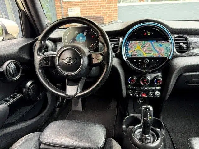 Mini One 1.5 One automaat uit 2021, foto 15