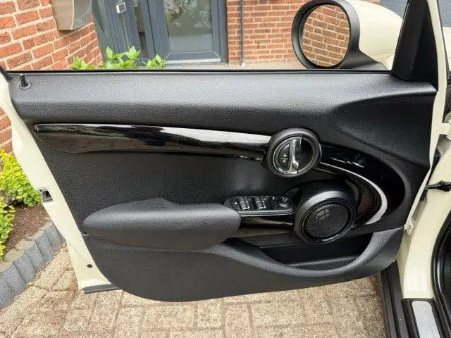 Mini One 1.5 One automaat uit 2021, foto 9