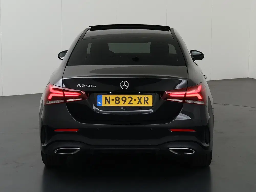 Mercedes-Benz A-Klasse 250 e Business Solution AMG Limited uit 2022, foto 4