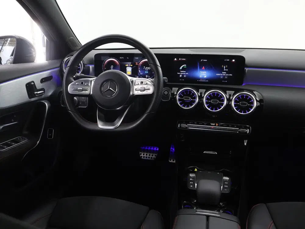 Mercedes-Benz A-Klasse 250 e Business Solution AMG Limited uit 2022, foto 9