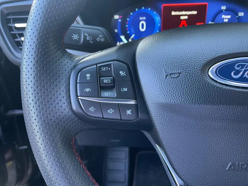 Ford Kuga 2.5 PHEV ST-Line X uit 2023, foto 15