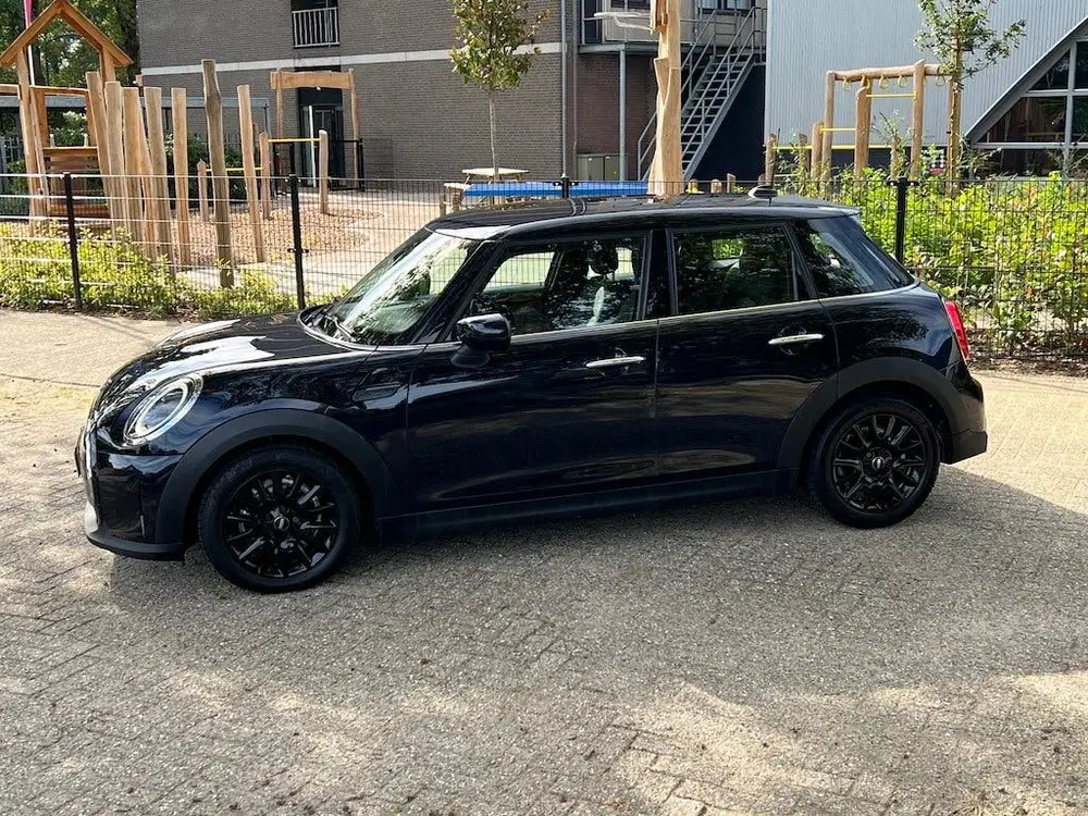 Mini Cooper Cooper 5-deurs 1.5i CarPlay Sportstoel Cli uit 2022, foto 4