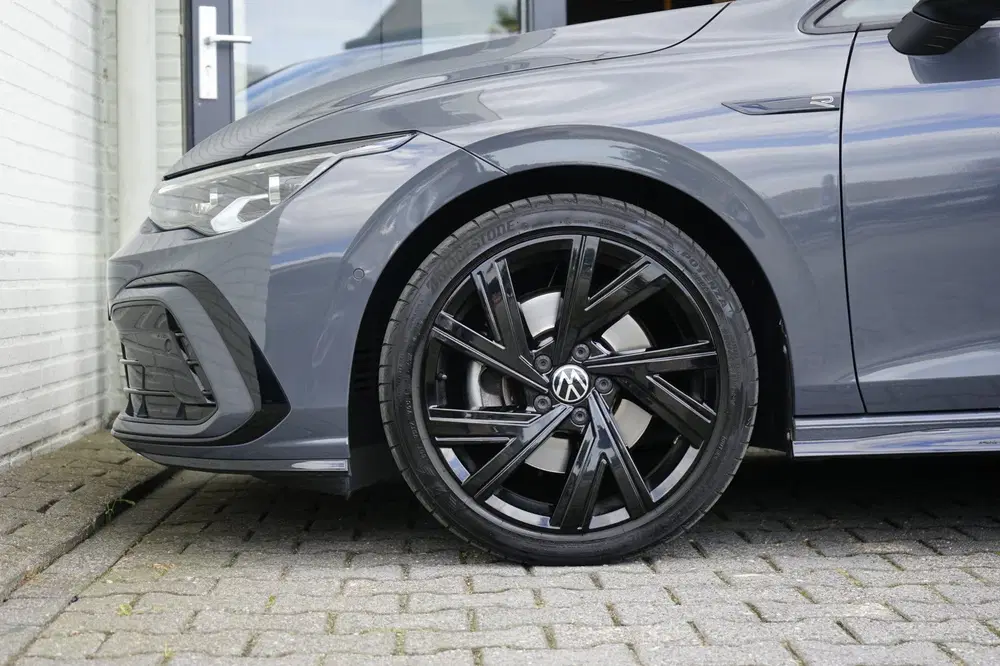 Volkswagen Golf 8 VIII 1.5 eTSI R-Line AUTOMAAT BLACK STYL uit 2022, foto 12