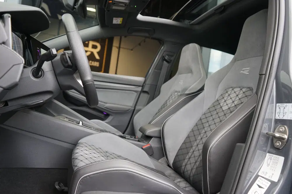 Volkswagen Golf 8 VIII 1.5 eTSI R-Line AUTOMAAT BLACK STYL uit 2022, foto 3