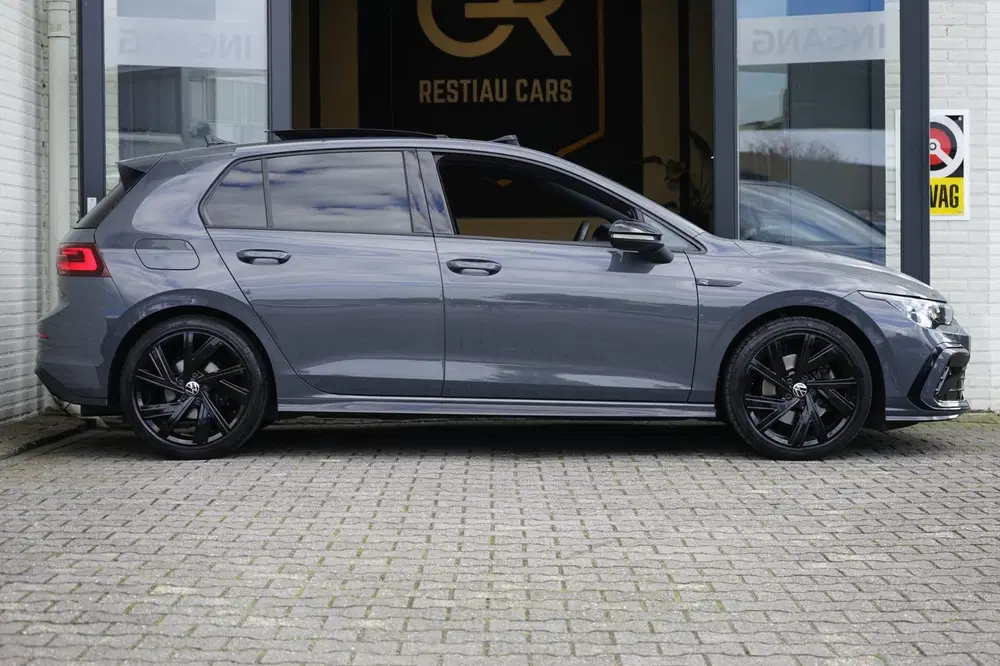 Volkswagen Golf 8 VIII 1.5 eTSI R-Line AUTOMAAT BLACK STYL uit 2022, foto 6