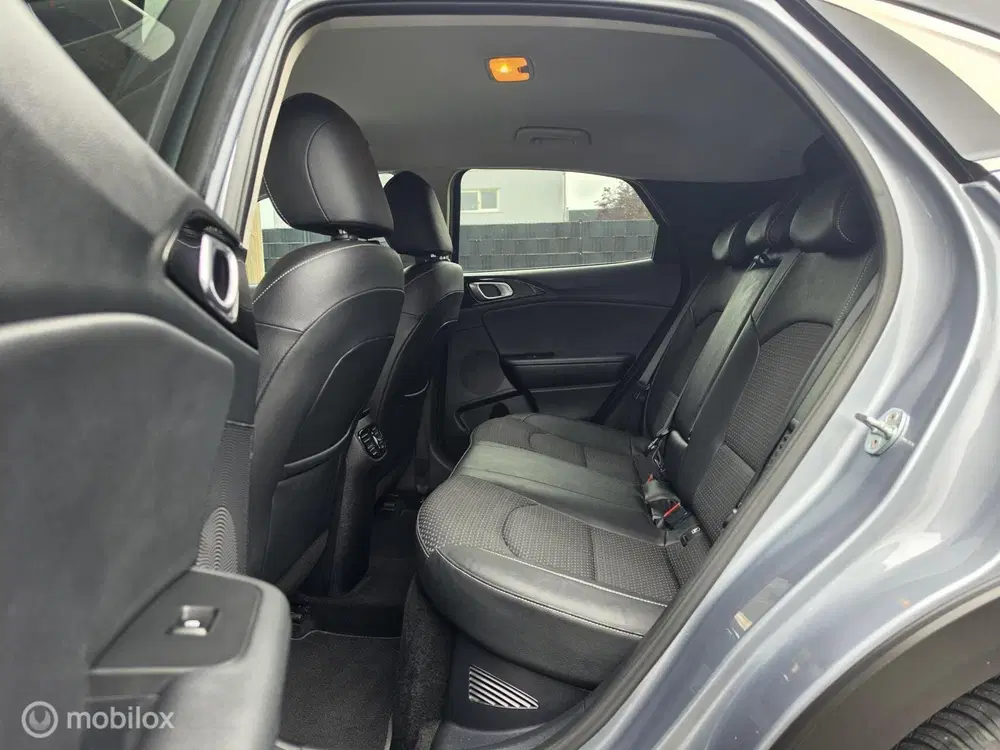 Kia XCeed 1.6 GDI PHEV 140PK CARPLAY LED NAVI CLIMA uit 2021, foto 12