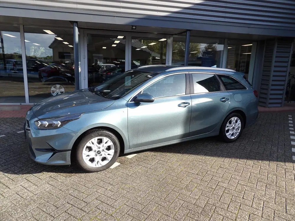 Kia Ceed 1.5 Turbo 140pk AUTOMAAT DynamicLine 26.00 uit 2024, foto 2