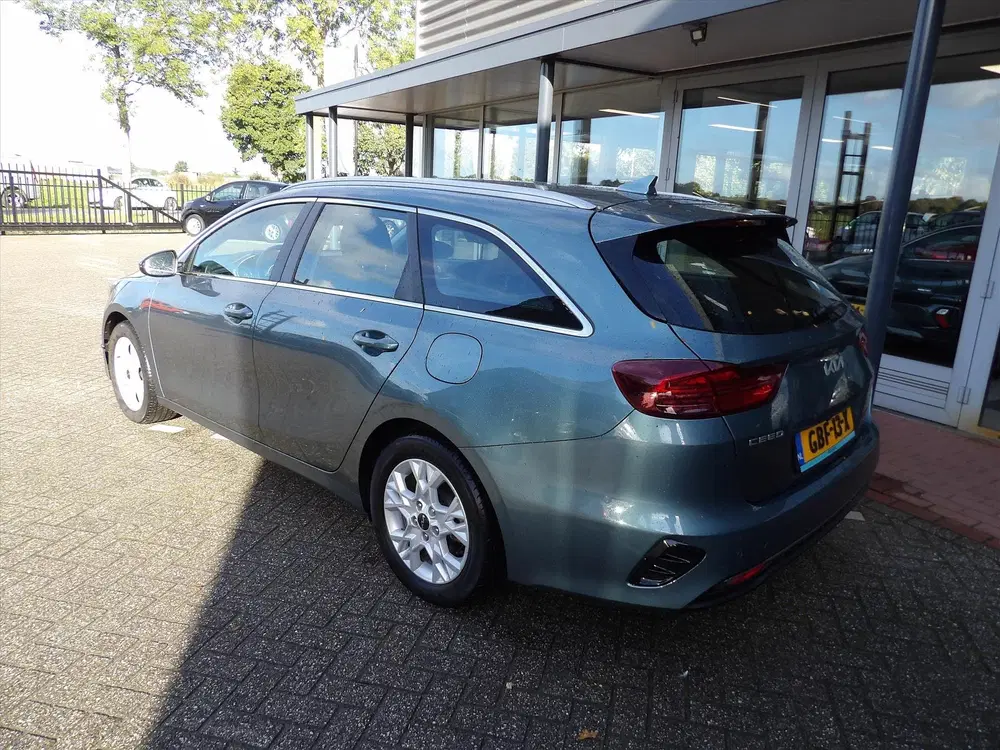 Kia Ceed 1.5 Turbo 140pk AUTOMAAT DynamicLine 26.00 uit 2024, foto 3