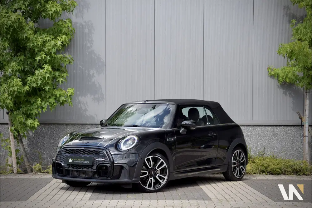 Mini Cabrio 2.0 Cooper S John Cooper Works uit 2022, foto 2