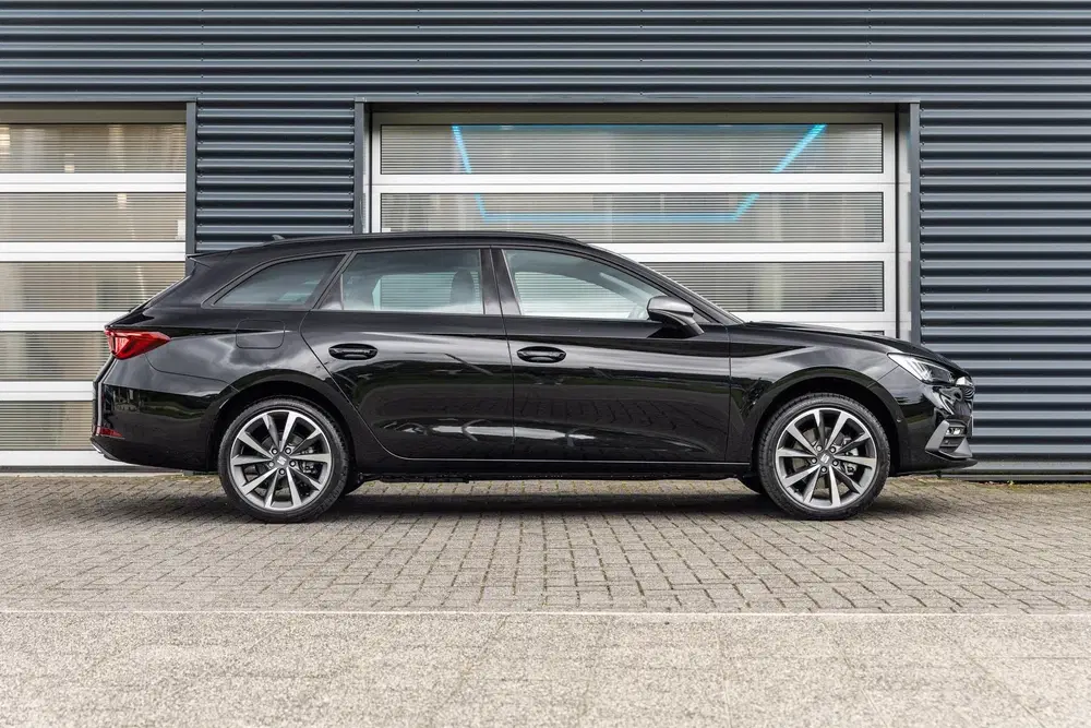 SEAT Leon 1.5 TSI 204pk e-Hybrid FR Business uit 2026, foto 3