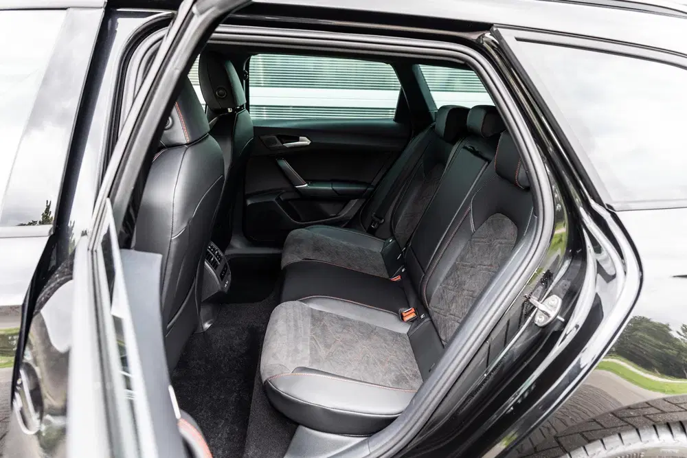 SEAT Leon 1.5 TSI 204pk e-Hybrid FR Business uit 2026, foto 6