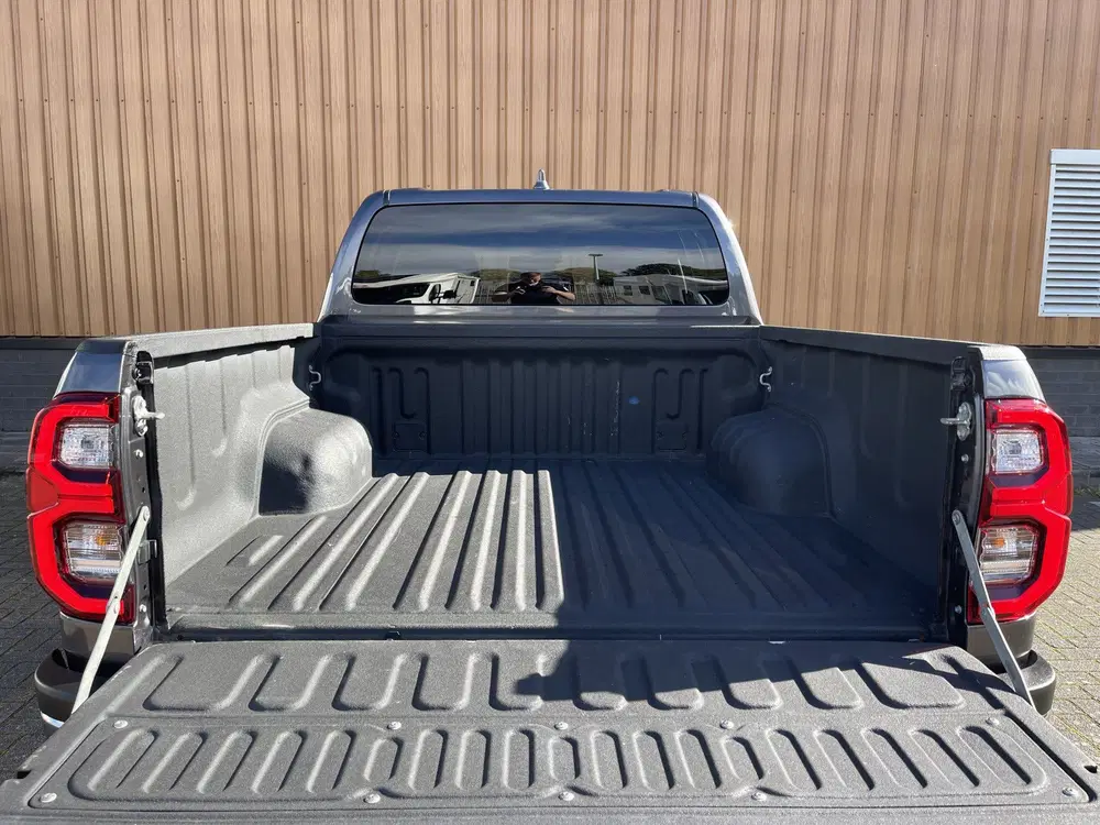 Toyota Hilux 2.8 D-4D Double Cab Executive uit 2024, foto 10