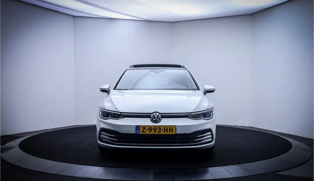 Volkswagen Golf 1.5 TSI 150pk STYLE PANO uit 2020, foto 2