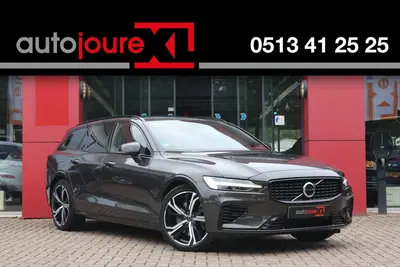 Volvo V60 2.0 T6 350pk Plug-in hybrid AWD Plus Dark uit 2023