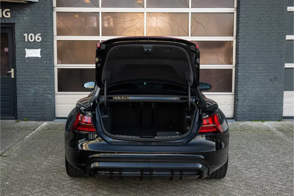 Audi e-tron GT GT edition ZERO 93 kWh Panorama uit 2021, foto 9