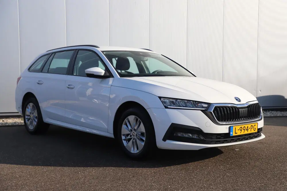 Skoda Octavia 1.0 e-TSI Business Edition 110PK Automaa uit 2021, foto 3