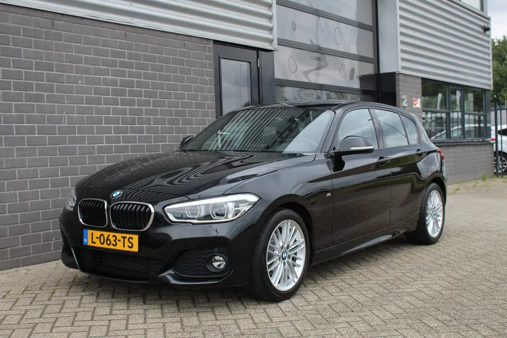 BMW 1-serie 118i Edition M Sport Shadow High Executive uit 2019, foto 4