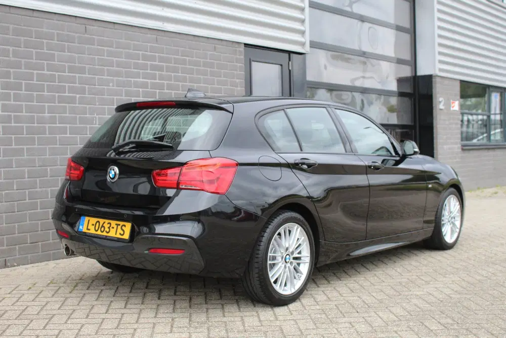 BMW 1-serie 118i Edition M Sport Shadow High Executive uit 2019, foto 5