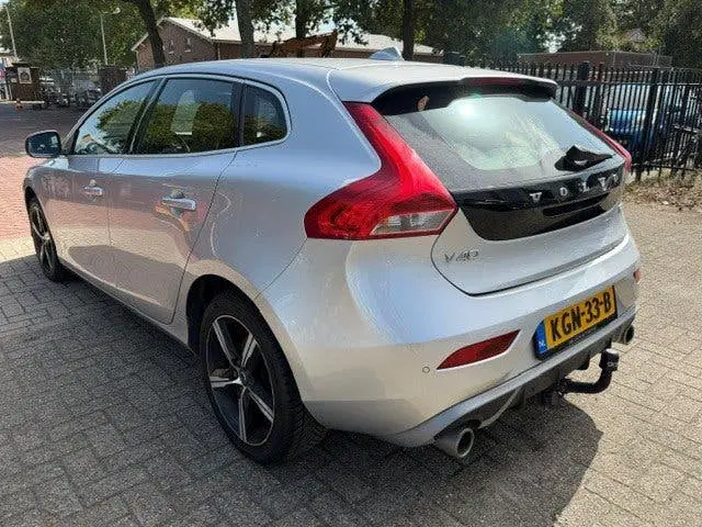Volvo V40 1.5 T2 R-Design Leer Clima Cruise Trekhaak uit 2019, foto 7