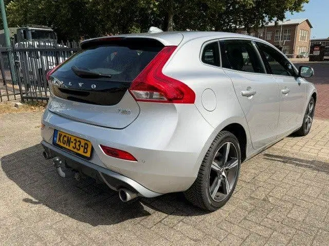Volvo V40 1.5 T2 R-Design Leer Clima Cruise Trekhaak uit 2019, foto 9