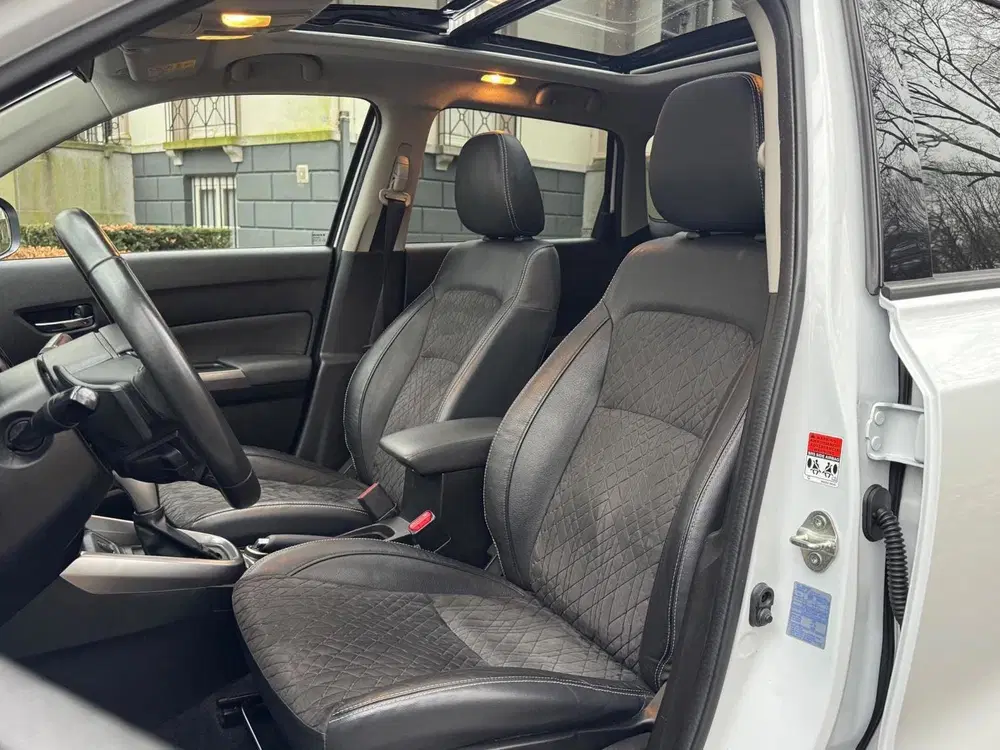 Suzuki Vitara 1.4 Boosterjet Style Smart AllGrip Automaa uit 2021, foto 12