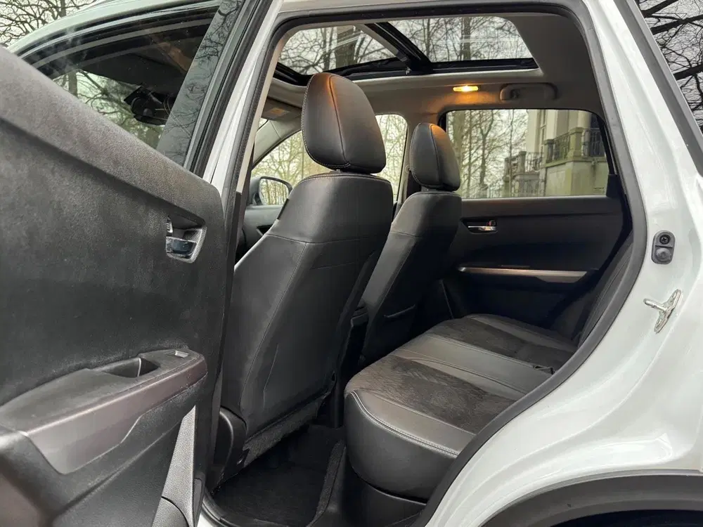 Suzuki Vitara 1.4 Boosterjet Style Smart AllGrip Automaa uit 2021, foto 14