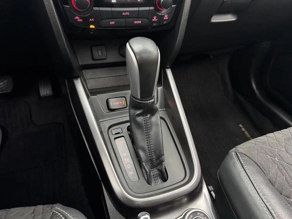 Suzuki Vitara 1.4 Boosterjet Style Smart AllGrip Automaa uit 2021, foto 15