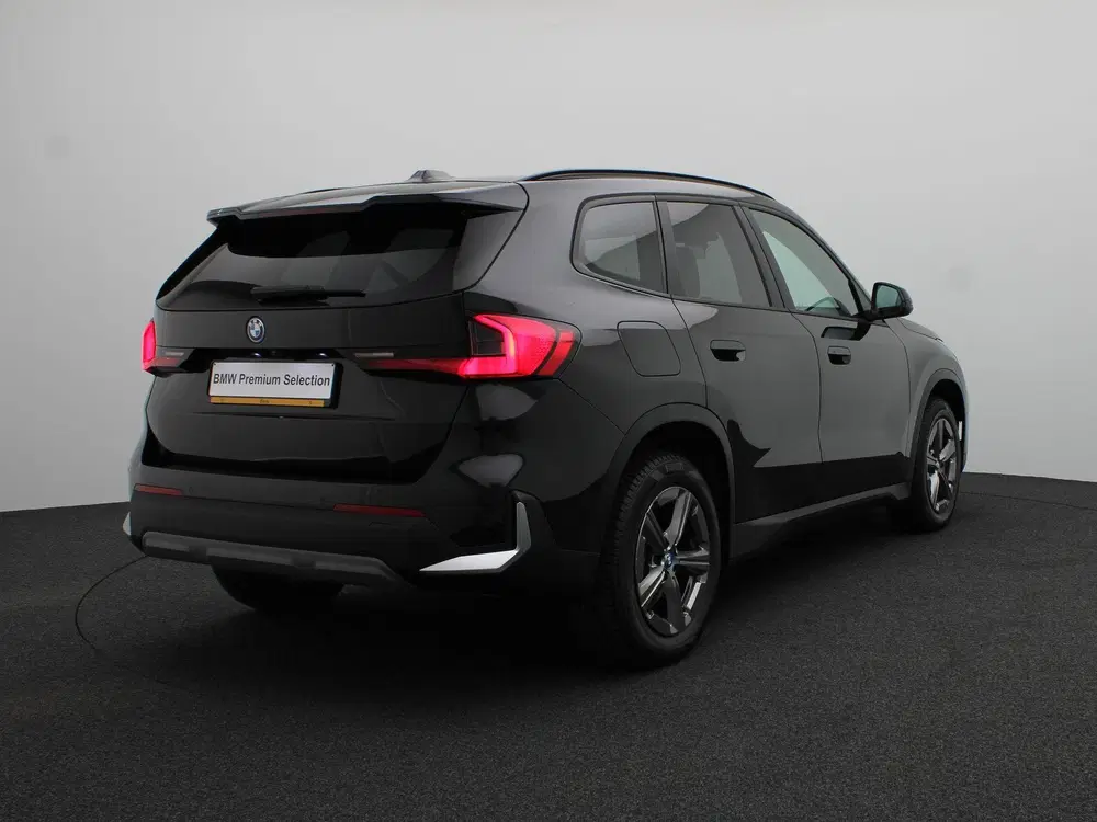 BMW X1 xDrive30e uit 2023, foto 2