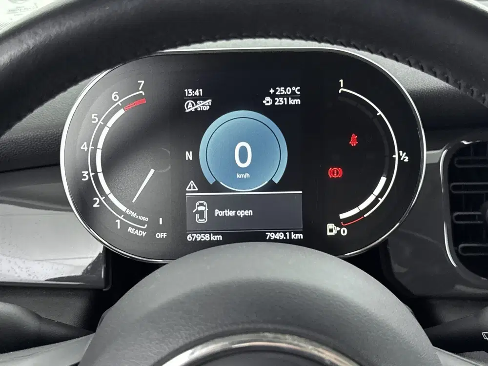 Mini Hatchback One Essential uit 2021, foto 12