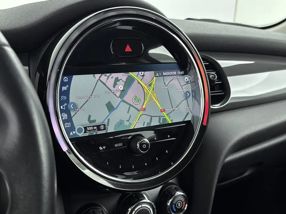 Mini Hatchback One Essential uit 2021, foto 15