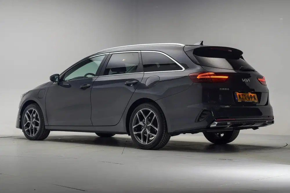 Kia Ceed Sportswagon 1.6 GDI PHEV DynamicPlusLine A uit 2023, foto 3