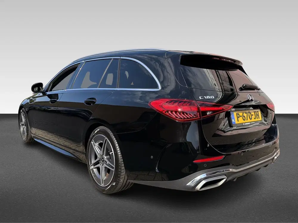 Mercedes-Benz C-Klasse 180 AMG Line uit 2022, foto 3