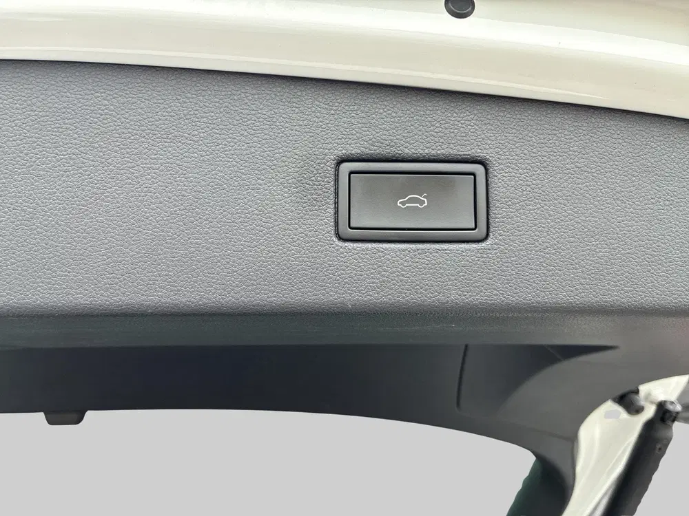 Volkswagen Tiguan 1.4 TSI PHEV 245PK 2X R-LINE VIRTUAL TREKH uit 2024, foto 9