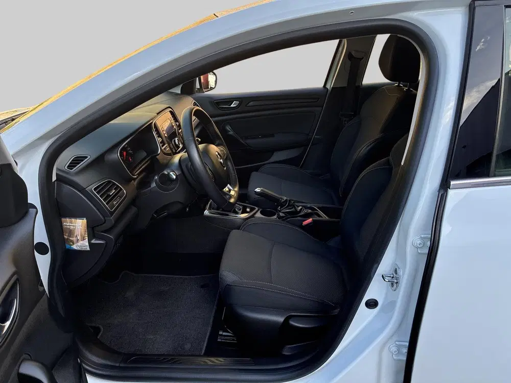 Renault Megane 1.3 TCe Life uit 2020, foto 15