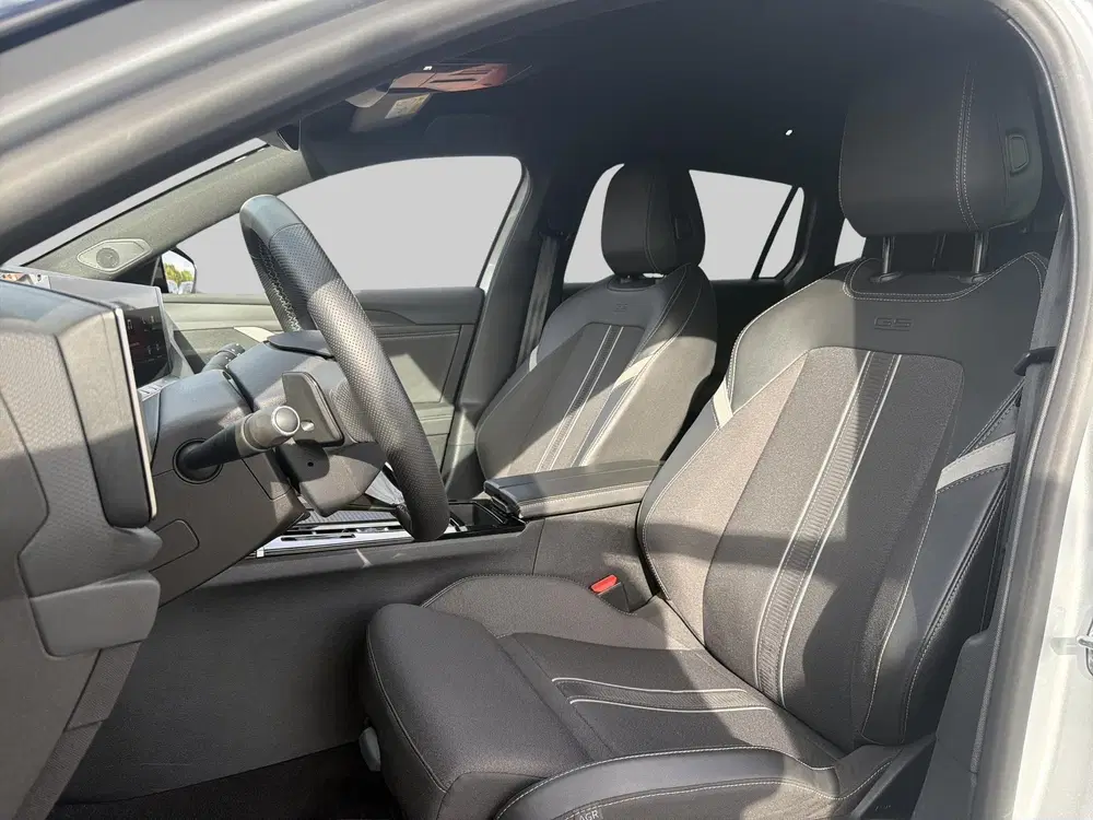 Opel Astra 1.2 Turbo Hybrid GS uit 2025, foto 14