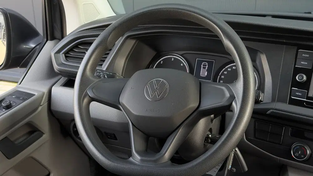 Volkswagen Transporter 2.0 TDI L2H1 30 DC uit 2023, foto 6
