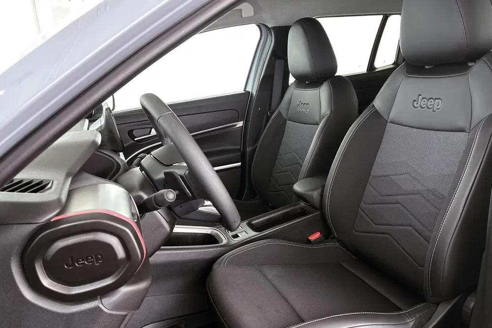 Jeep Avenger 1.2 e-Hybrid Altitude JBL Keyless Elektris uit 2025, foto 6