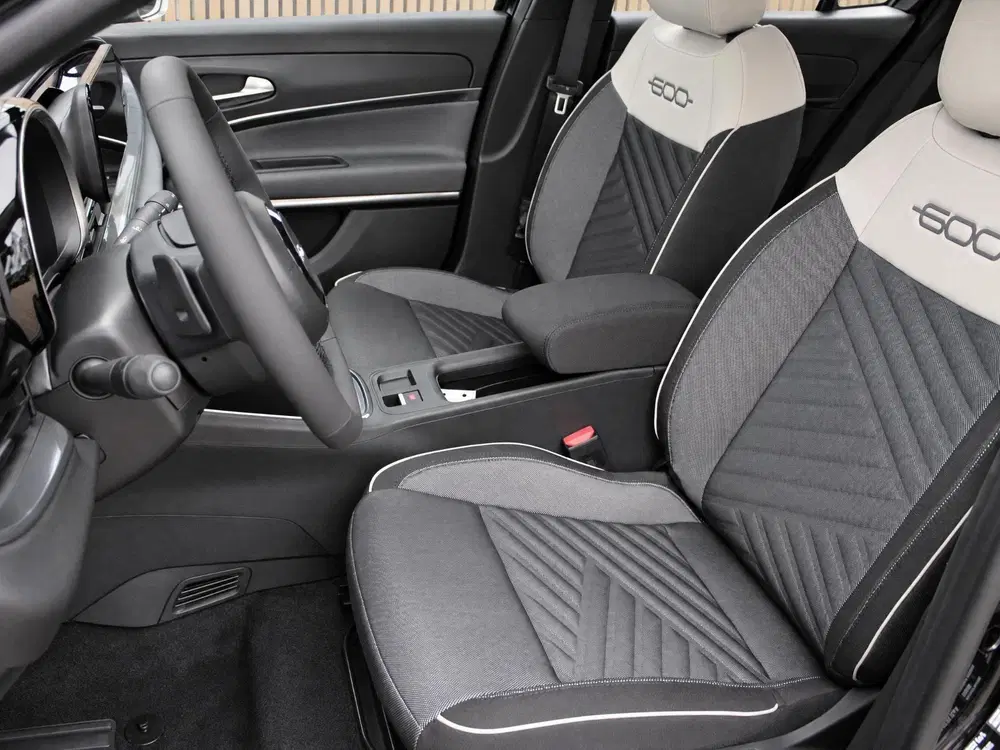Fiat 600 1.2 Hybrid Icon VOORRAAD KORTING uit 2026, foto 12