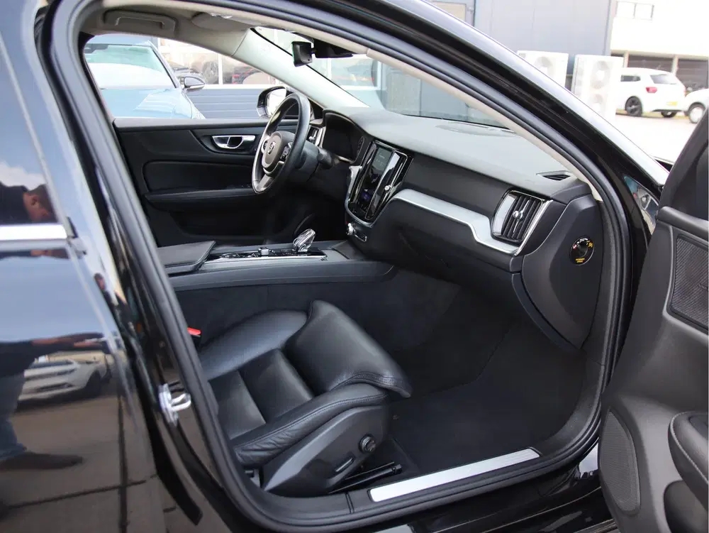 Volvo S60 2.0 B3 Inscription Automaat uit 2021, foto 10