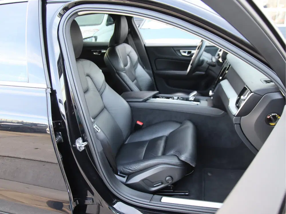 Volvo S60 2.0 B3 Inscription Automaat uit 2021, foto 11