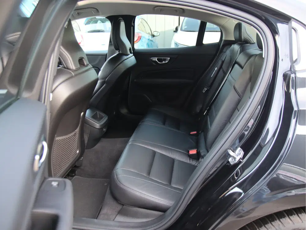 Volvo S60 2.0 B3 Inscription Automaat uit 2021, foto 12