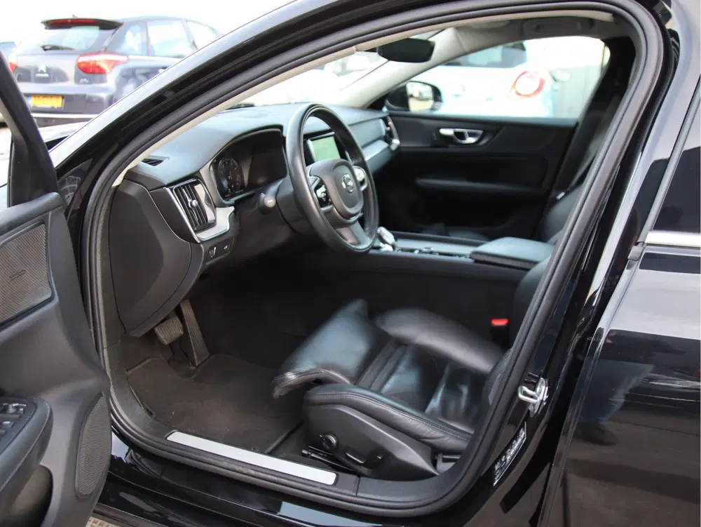 Volvo S60 2.0 B3 Inscription Automaat uit 2021, foto 8