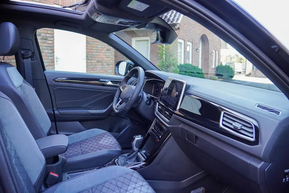 Volkswagen T-Roc 1.5 TSI 150PK R-Line Edition DSG Schuif uit 2025, foto 4
