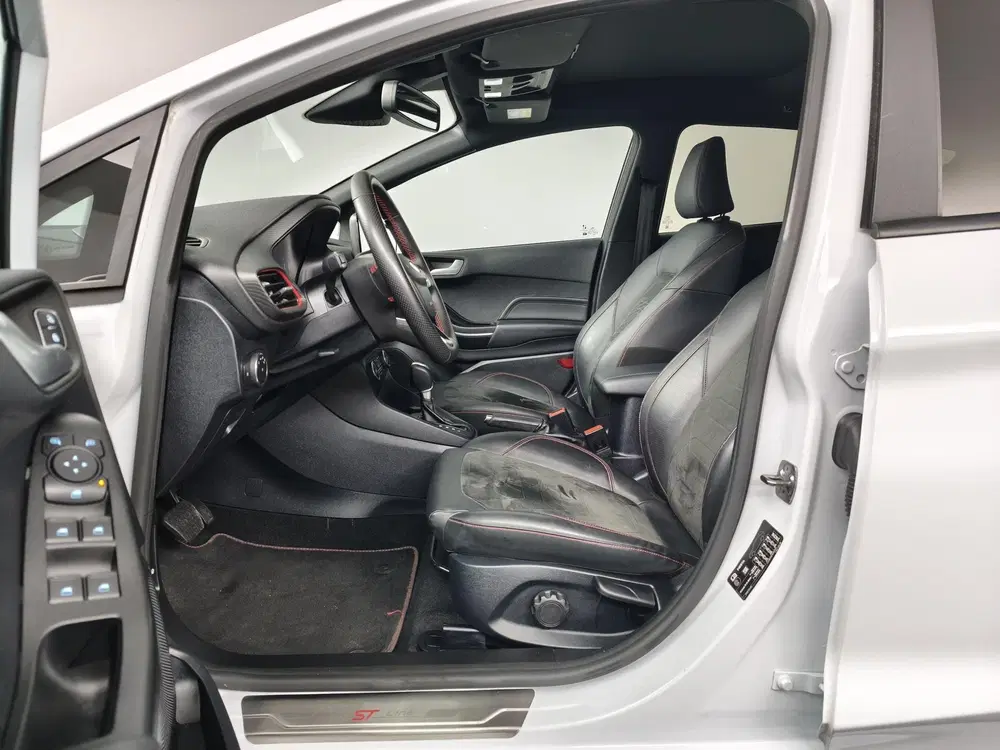 Ford Fiesta 1.0 EcoBoost Hybrid ST-Line Vignale uit 2022, foto 7