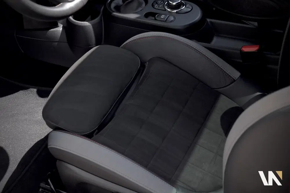 Mini John Cooper Works 2.0 Cooper S John Cooper Works uit 2022, foto 9